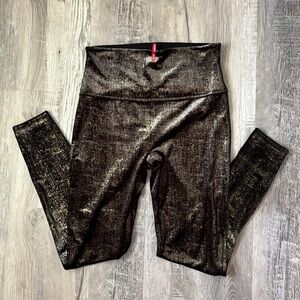 Spanx black velvet with shiny gold shape wear leggings- size XL- 29” inseam